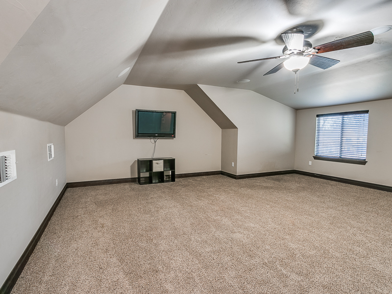 2111 Bates Ct, NORMAN (FOR SALE) – AstroBear Photography